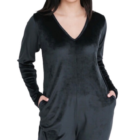 Women's Medium Smash + Tess Friday Velour Jumpsuit in Midnight Black Romper - Picture 2 of 13